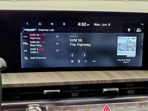 Used 2025 Kia Telluride SX w/ SX Captain's Chair Package AWD/4WD image 19