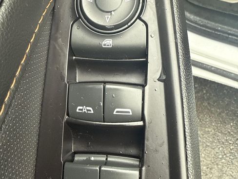 Used 2020 Chevrolet Traverse Premier image 24