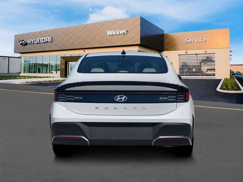 New 2026 Hyundai Sonata SE FWD image 6