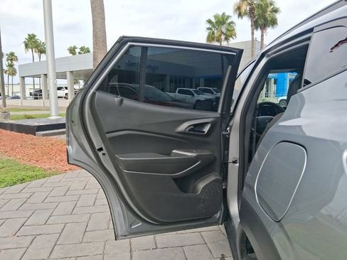 Used 2025 Chevrolet Trax RS w/ Sunroof Package FWD image 16