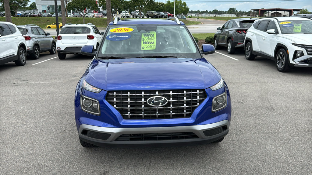 Used 2026 Hyundai Venue SEL FWD image 2