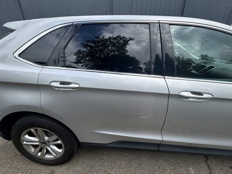 Used 2015 Ford Edge SEL w/ Equipment Group 201A AWD/4WD image 21