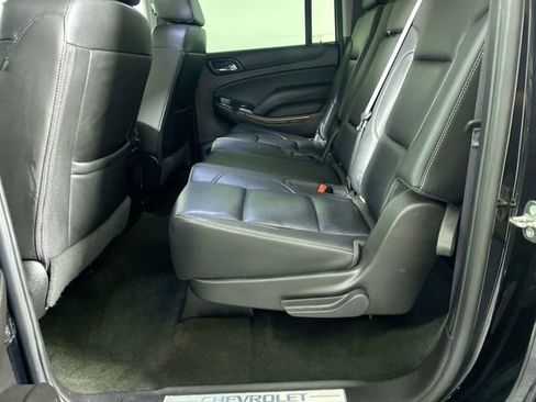 Used 2017 Chevrolet Suburban LT image 23