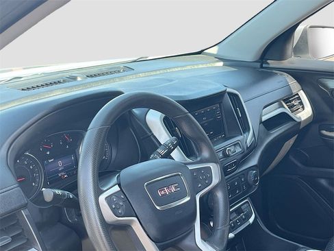 Used 2022 GMC Terrain SLE image 9