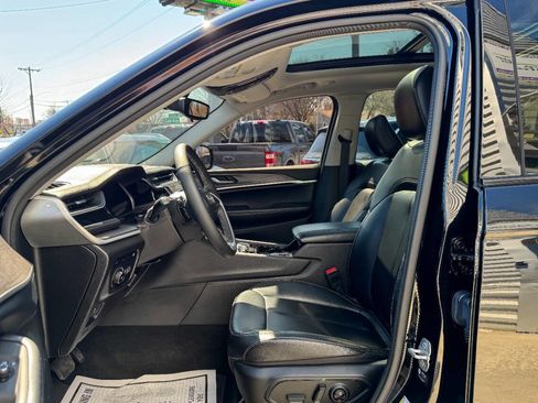 Used 2023 Jeep Grand Cherokee 4WD 4xe image 21