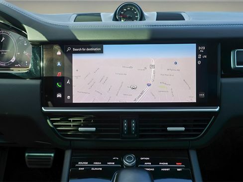 Used 2023 Porsche Cayenne GTS image 14