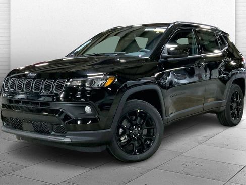 New 2026 Jeep Compass Latitude image 2