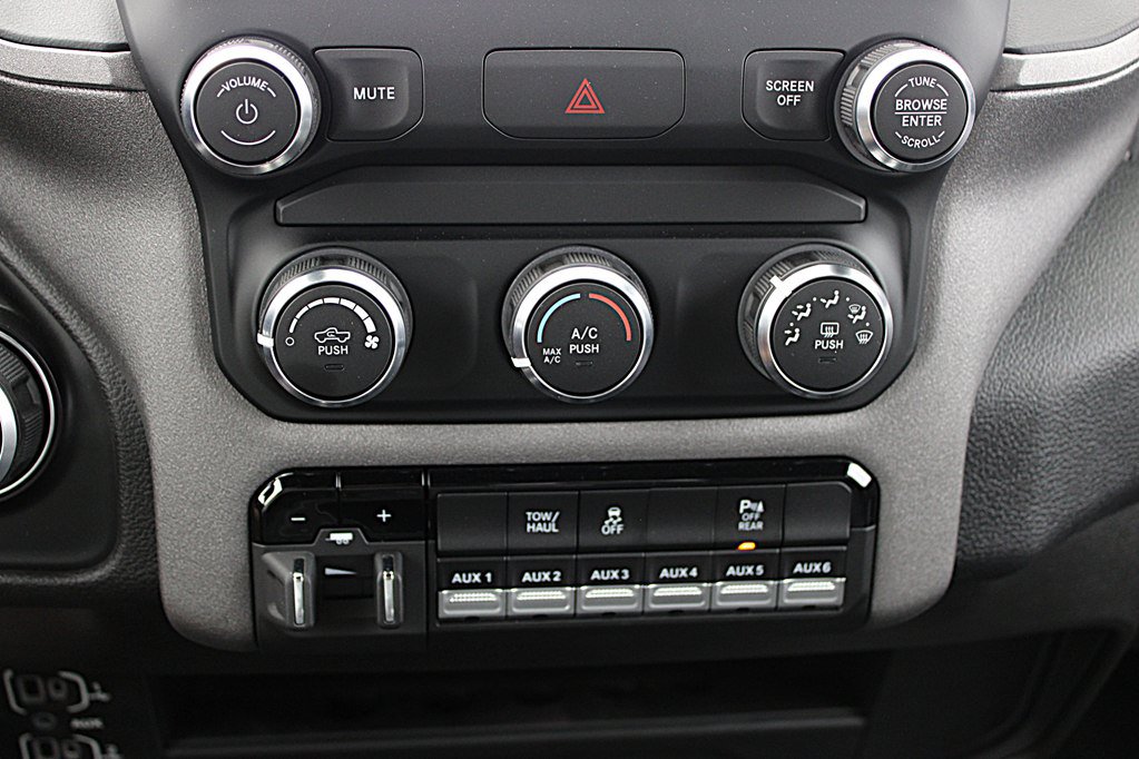 Used 2024 RAM 2500 Tradesman w/ Chrome Appearance Group RWD image 31