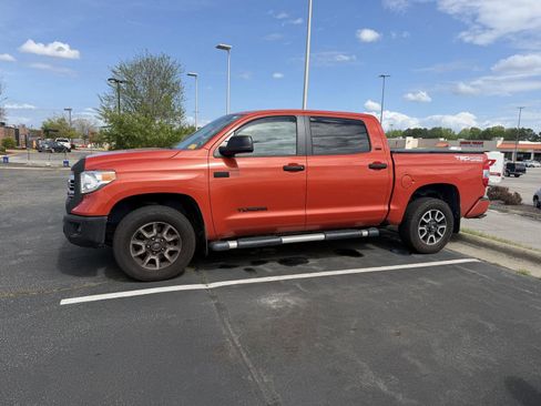 Used 2016 Toyota Tundra SR5 w/ TRD Off Road Package image 4