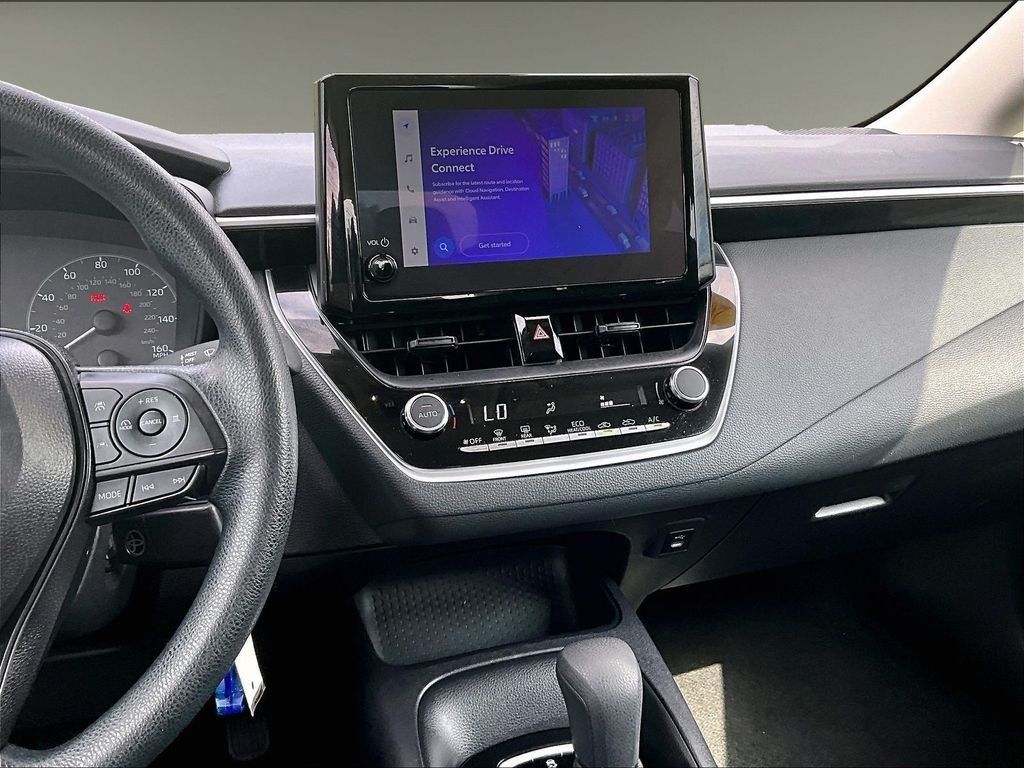 Used 2025 Toyota Corolla LE FWD image 18