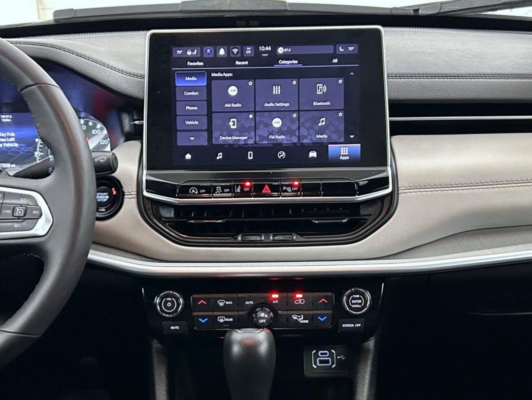 Certified 2025 Jeep Compass Limited AWD/4WD image 12