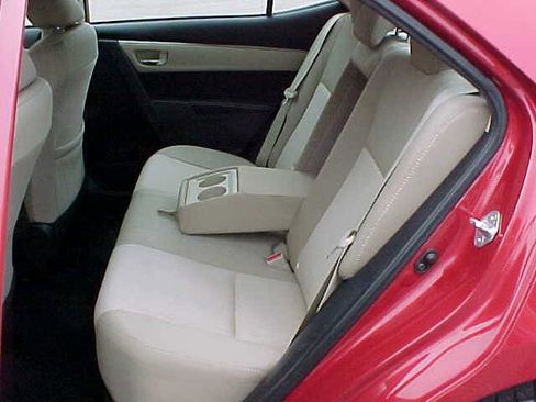 Used 2015 Toyota Corolla LE image 10