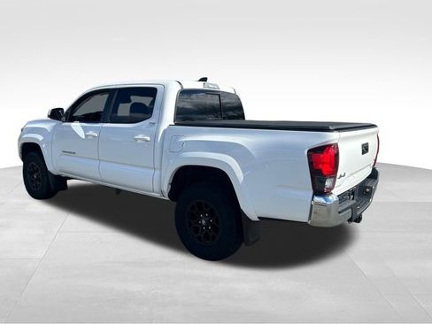 Certified 2020 Toyota Tacoma SR5 AWD/4WD image 3