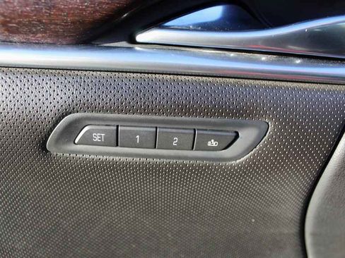 Used 2019 Cadillac XTS Luxury image 13