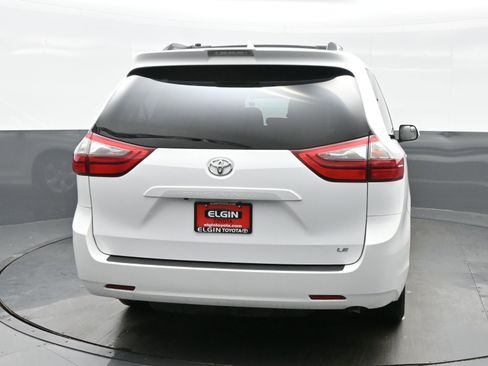 Used 2020 Toyota Sienna LE image 5