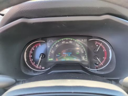 Certified 2025 Toyota RAV4 XLE FWD image 20