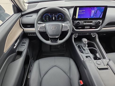 New 2026 Toyota Grand Highlander Limited image 9