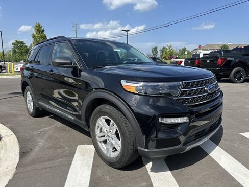Certified 2023 Ford Explorer XLT w/ Equipment Group 202A AWD/4WD image 7