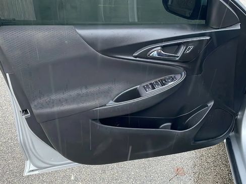 Used 2019 Chevrolet Malibu LT FWD image 11