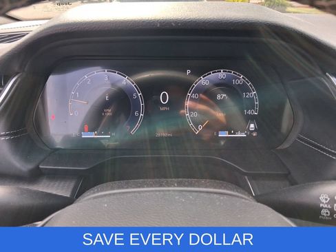 Used 2024 Jeep Grand Cherokee L Altitude RWD image 11