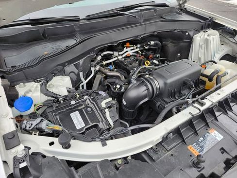 Used 2024 Ford Explorer XLT w/ Equipment Group 202A image 18