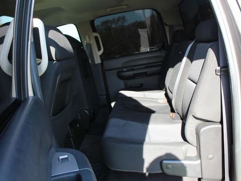 Used 2011 Chevrolet Silverado 2500 LT w/ Interior Plus Package image 21