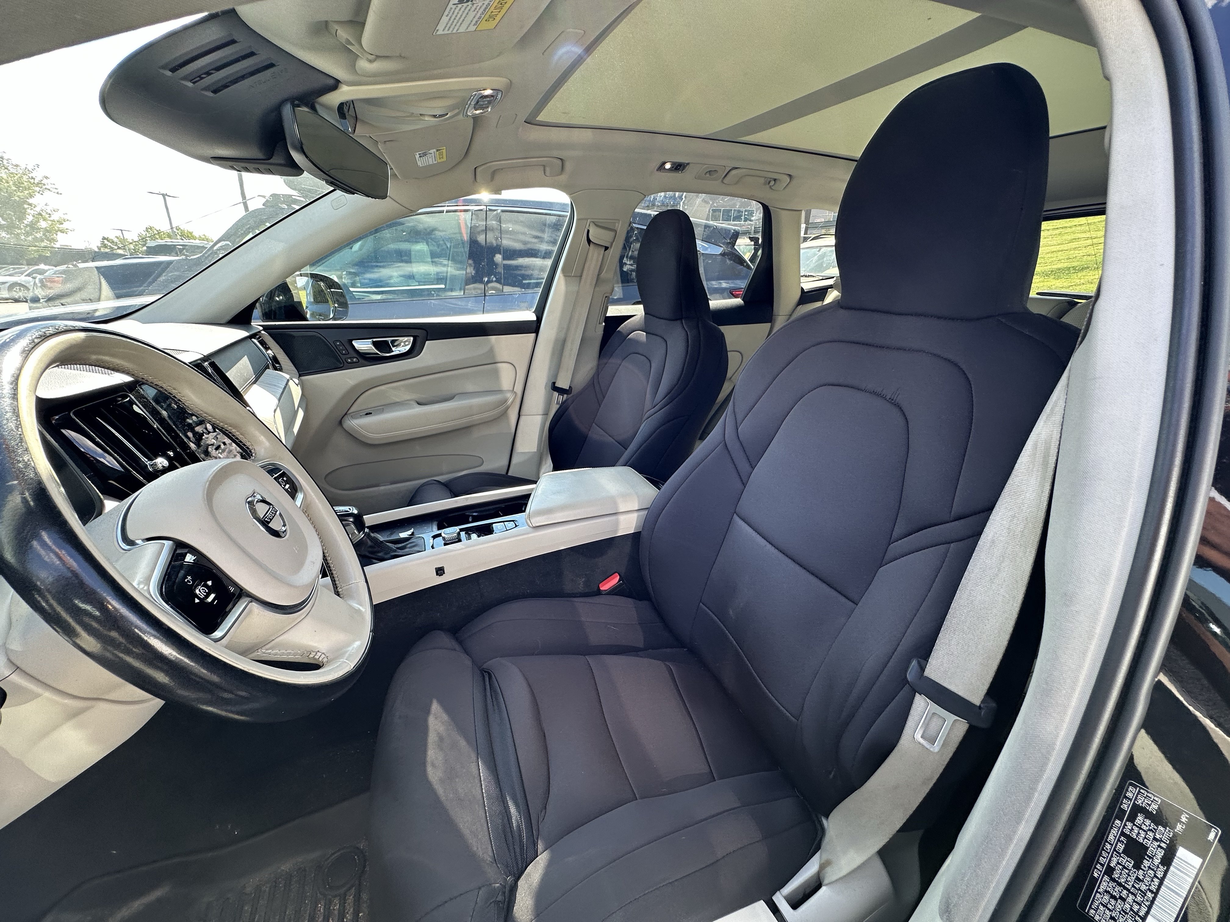 Used 2021 Volvo XC60 T6 Inscription w/ Protection Package Premier AWD/4WD image 16