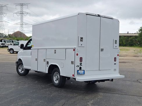 New 2025 Chevrolet Express 3500 w/ Power Convenience Package image 12