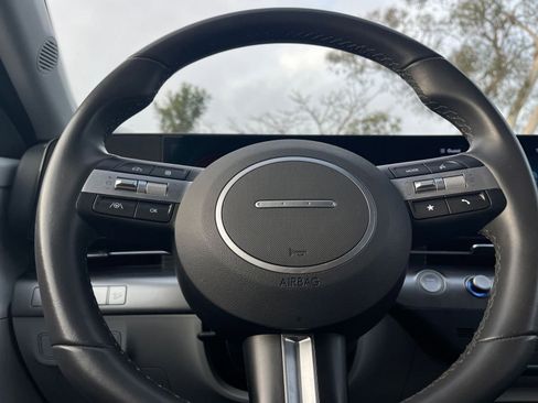 Used 2025 Hyundai Kona SEL image 29