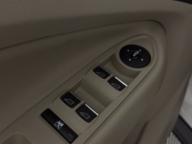 Used 2015 Ford Escape Titanium FWD image 28