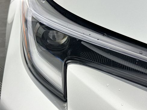 Used 2025 Toyota Corolla SE image 9