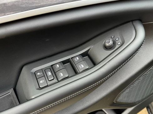 New 2025 Jeep Grand Cherokee Limited w/ Black Appearance Package image 14