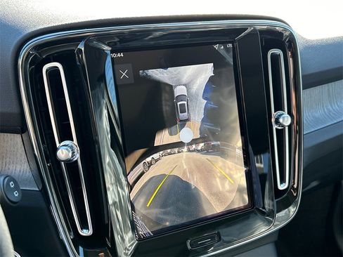 New 2026 Volvo XC40 B5 Plus w/ Protection Package Premier image 16