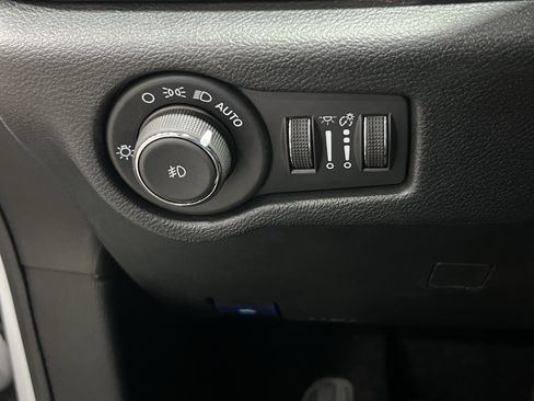 New 2026 Chrysler Pacifica Select FWD image 27