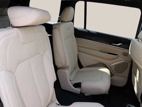 New 2026 Jeep Grand Cherokee L Limited image 19