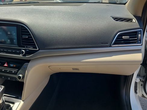 Used 2018 Hyundai Elantra SEL FWD image 16