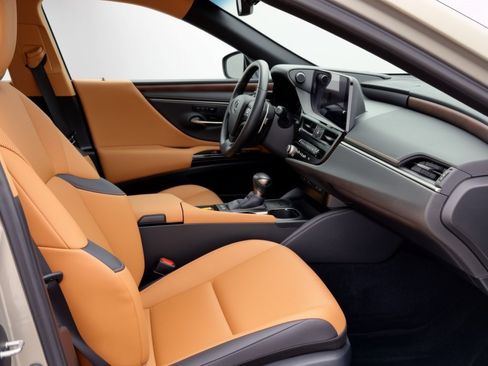 Used 2023 Lexus ES 300h w/ Premium Package FWD image 30