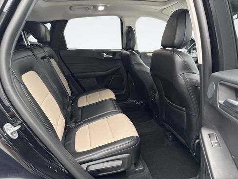 Used 2022 Ford Escape Titanium w/ Titanium Elite Package AWD/4WD image 21