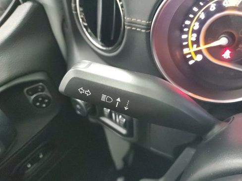 Used 2021 Jeep Wrangler Unlimited Sahara image 28