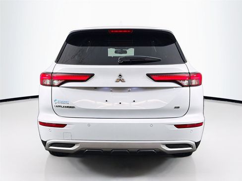 Used 2023 Mitsubishi Outlander SE FWD image 6