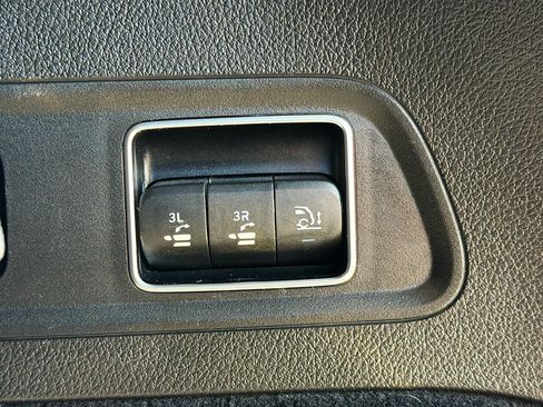 Used 2021 Mercedes-Benz GLS 580 4MATIC image 12
