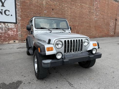 Used 2003 Jeep Wrangler Rubicon AWD/4WD image 2