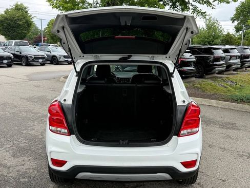Used 2020 Chevrolet Trax LT w/ LT Convenience Package FWD image 10