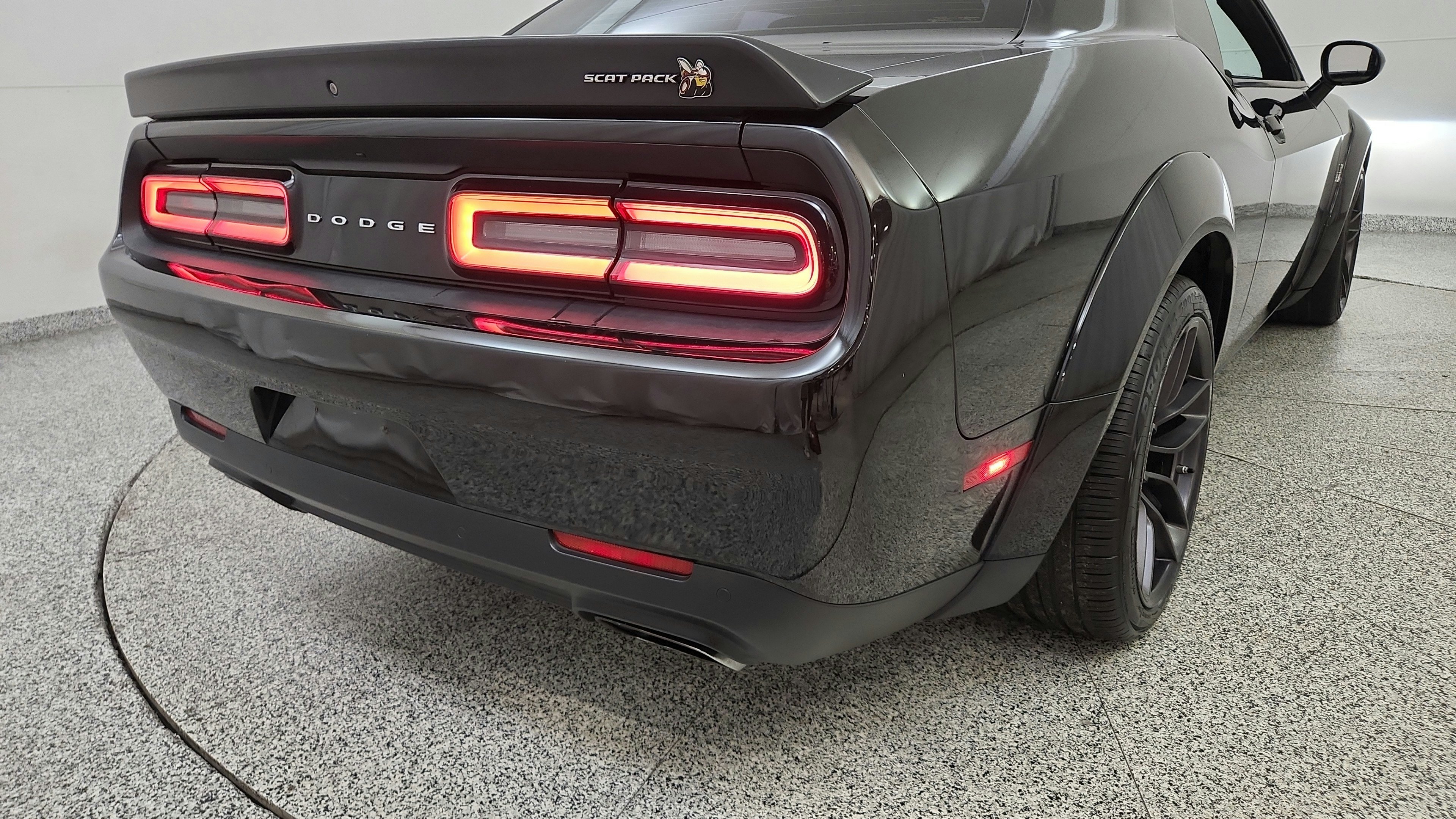Used 2022 Dodge Challenger R/T Scat Pack RWD image 23