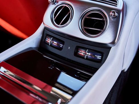 Used 2020 Rolls-Royce Wraith RWD image 40