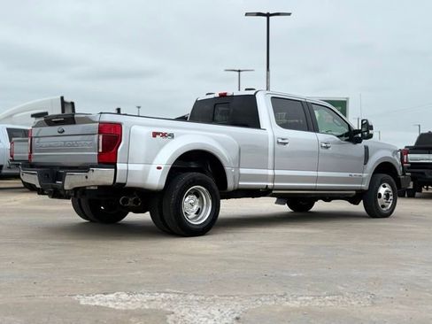 Used 2022 Ford F350 Lariat w/ Lariat Ultimate Package AWD/4WD image 2