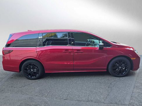 Used 2025 Honda Odyssey Sport-L image 2