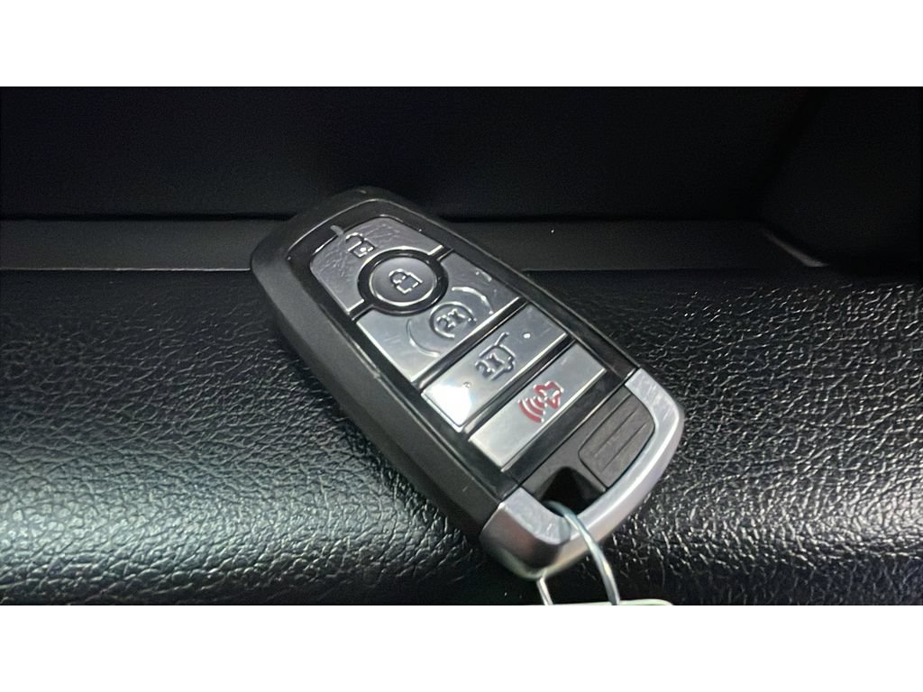 Used 2019 Ford Expedition XLT w/ Equipment Group 202A AWD/4WD image 18