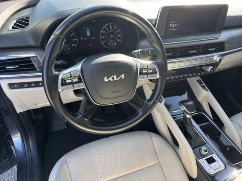 Used 2022 Kia Telluride EX w/ EX Premium Package image 18