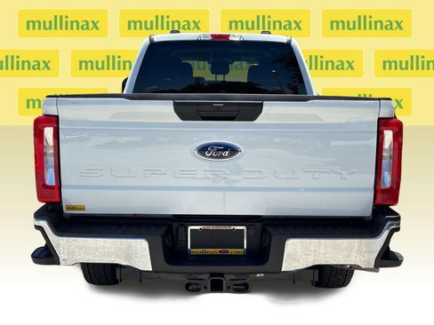 Certified 2025 Ford F250 XLT AWD/4WD image 9